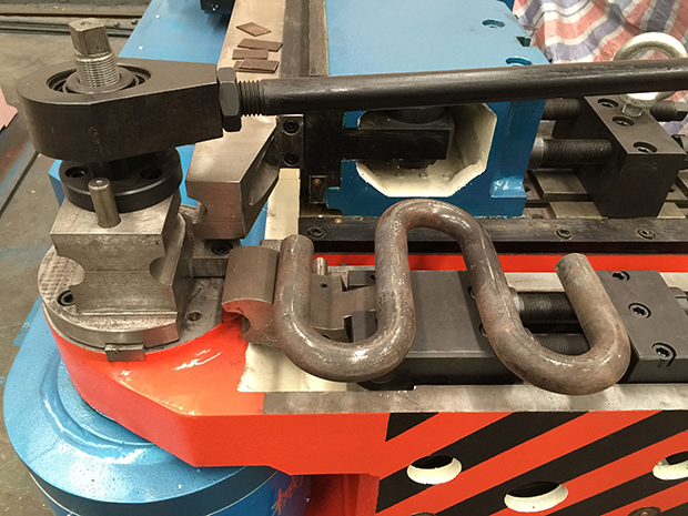 �����A����